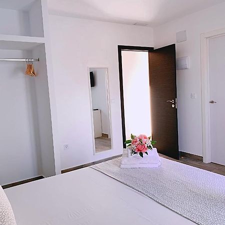 Hostal El Castillo Alcalá de Guadaira Eksteriør billede