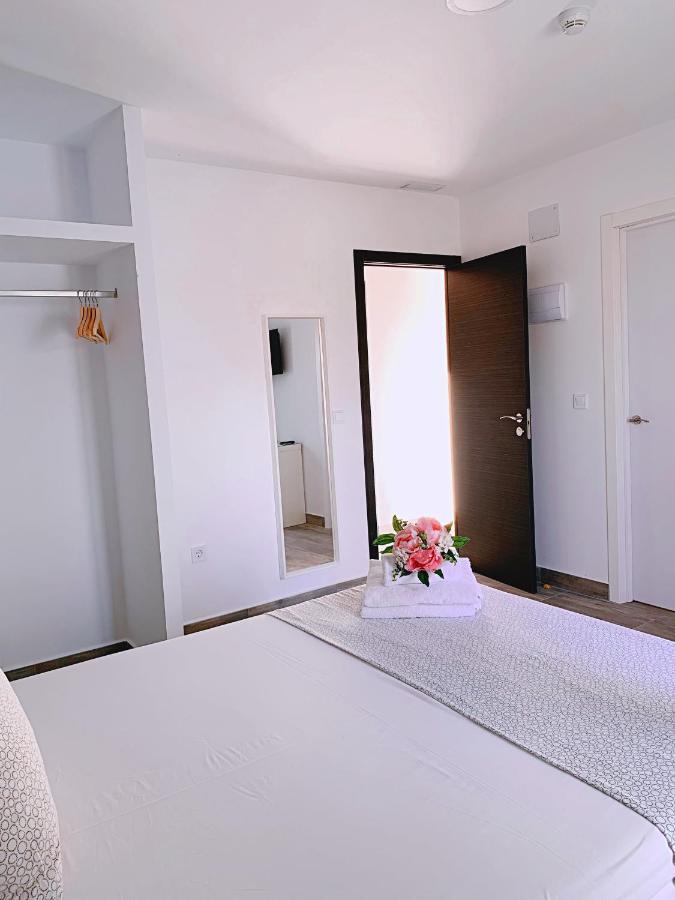 Hostal El Castillo Alcalá de Guadaira Eksteriør billede