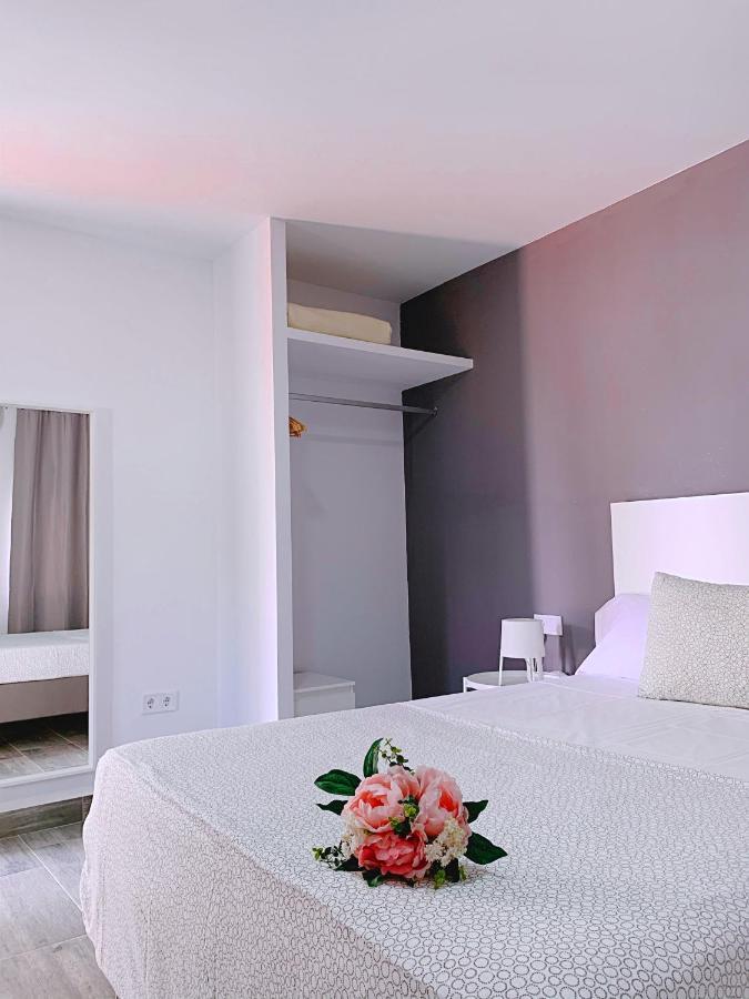 Hostal El Castillo Alcalá de Guadaira Eksteriør billede