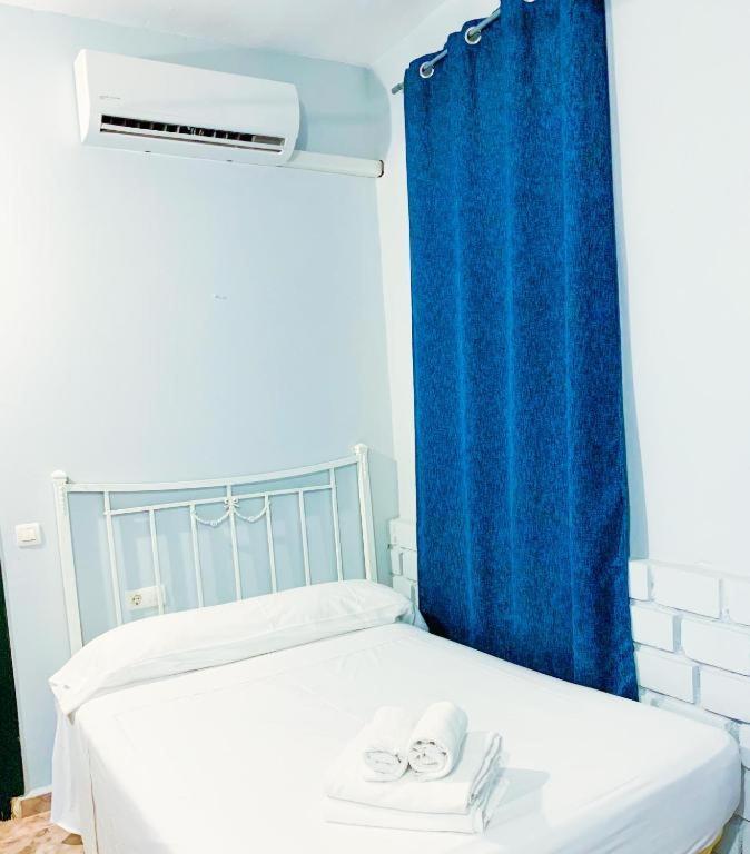 Hostal El Castillo Alcalá de Guadaira Eksteriør billede