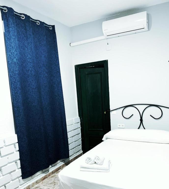 Hostal El Castillo Alcalá de Guadaira Eksteriør billede